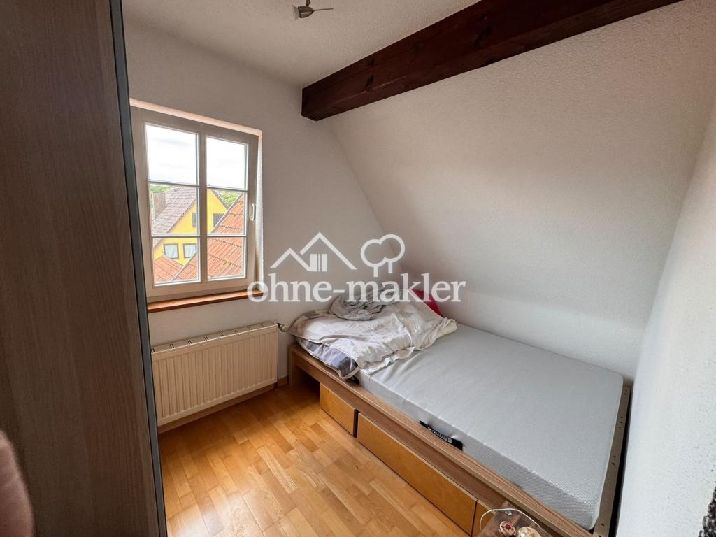 Dachgeschosswohnung in malerischer Altstadt - Photo 4