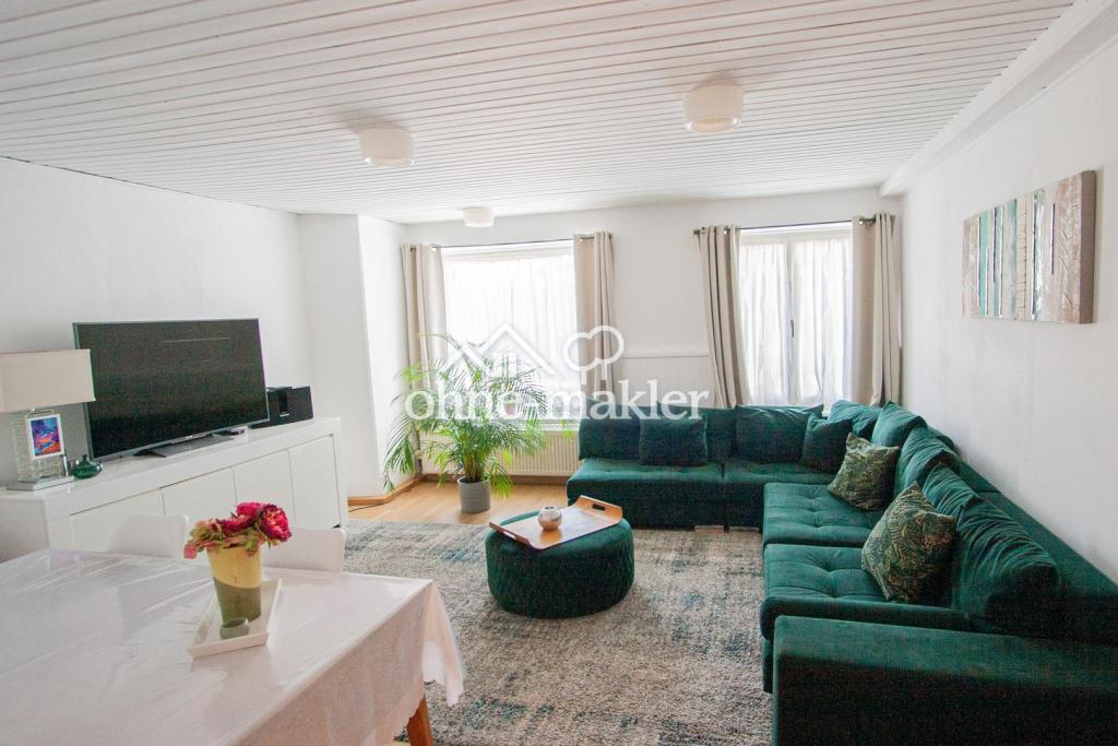 Geräumige 3-Zimmer Wohnung mit Terrasse und Garten - Photo 1
