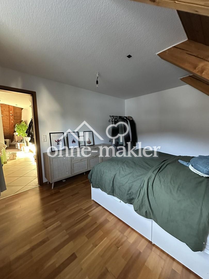 Charmante DG-Maisonettewohnung mit Galerie, Balkon, TG-Stellplatz und Keller in Weinstadt-Endersbach - Photo 3