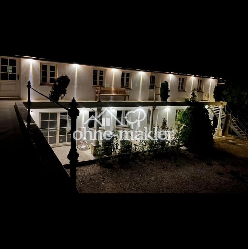Lichtdurchflutete 4,5 Zimmer Galerie-Mansardenwohnung im historischen Dreiseithof in Gilching - Foto 5