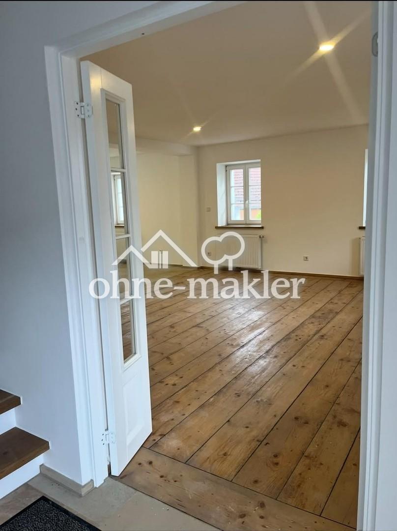 Lichtdurchflutete 4,5 Zimmer Galerie-Mansardenwohnung im historischen Dreiseithof in Gilching - Foto 2