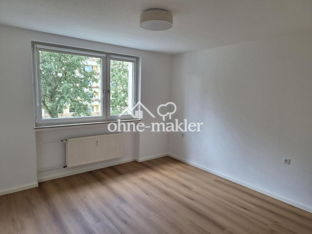 Frisch renovierte 2-Zimmer-Wohnung in Erlangen-Frauenaurach mit Einbauküche - Photo 3