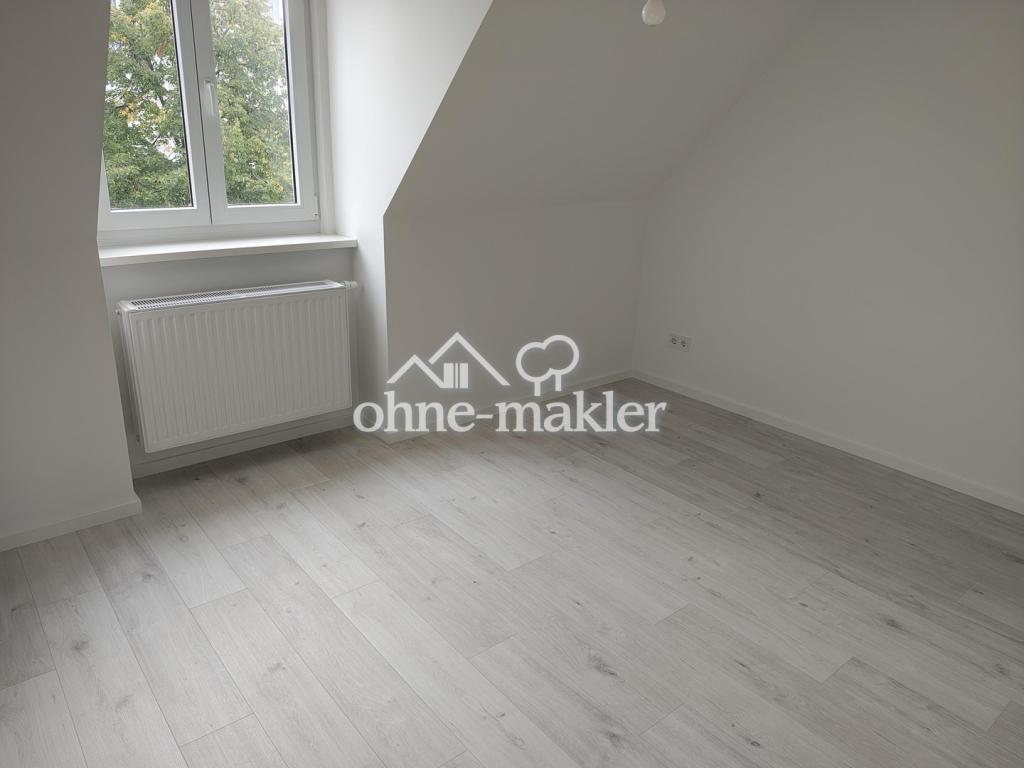 Erstbezug nach Sanierung! 3-Zimmer Wohnung mit Balkon in sehr guter zentraler Lage - Foto 2