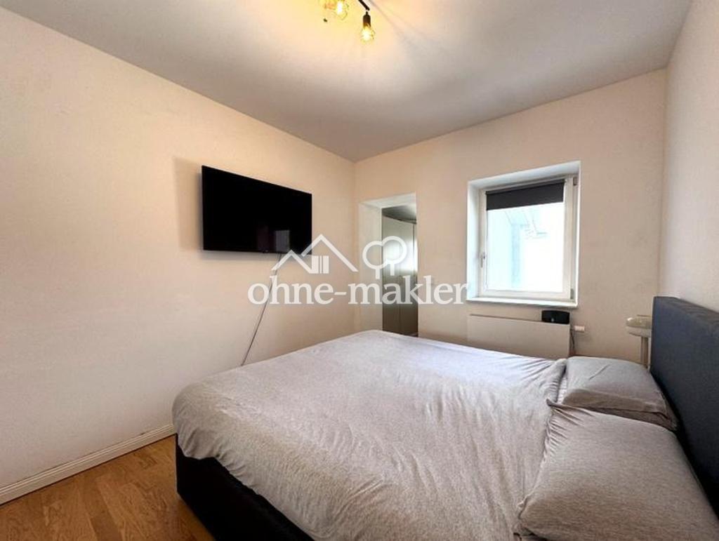 Helle 2-Zi-Wohnung mit historischem Flair - modernisierter Altbau mit Einbauküche und Tageslichtbad - Photo 3