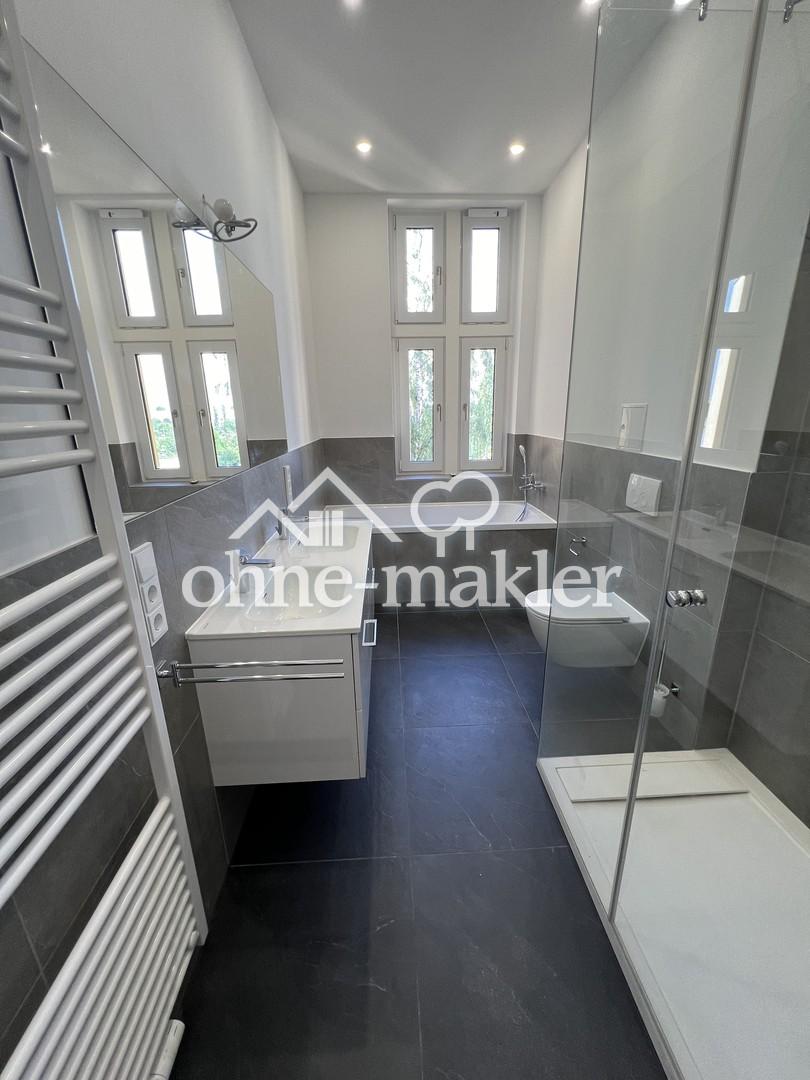 Neu sanierte 4-Zimmer-Wohnung mit zwei Balkonen und großem offenen Wohnbereich - Foto 1