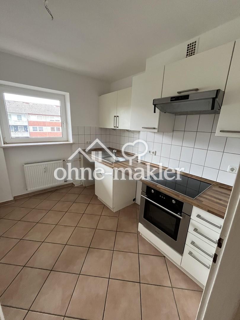 Lichtdurchflutete 4-Zimmerwohnung mit Balkon und Einbauküche zu sofort zu vermieten. - Photo 4