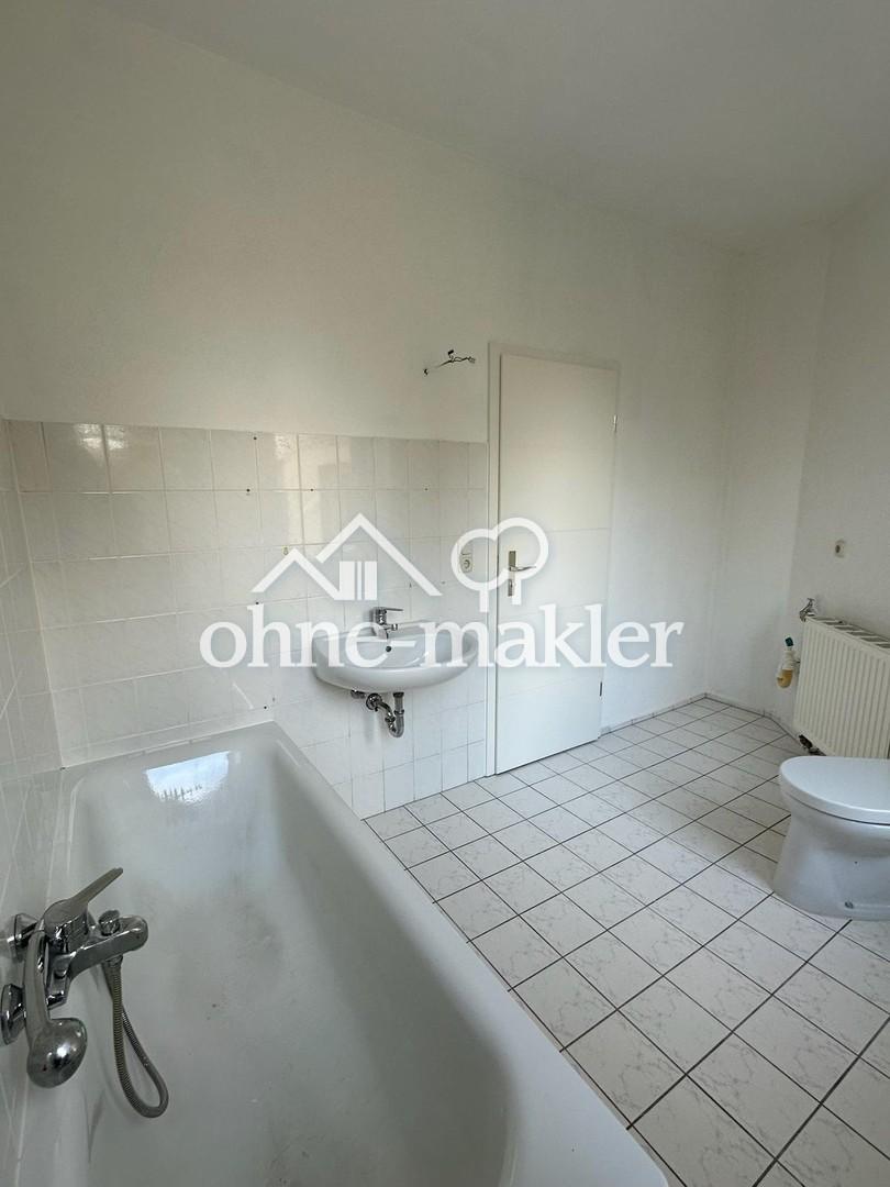 Frisch renoviert, EBK + Stellplatz inklusive: 67 m² Altbau für nur 371 € kalt! - Foto 3