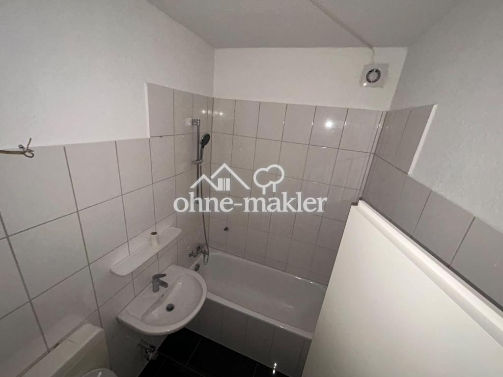 Erstbezug nach Renovierung - Apartment mit eigenem Garten und Garage in ruhiger Lage - Photo 4
