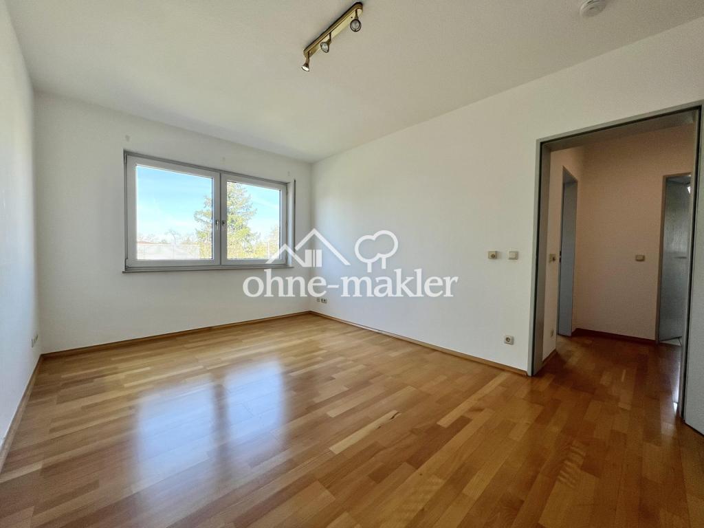 Großzügige 4-Zimmer-Dachgeschoss-Maisonette mit Süd-Balkon und Fernblick - Photo 1