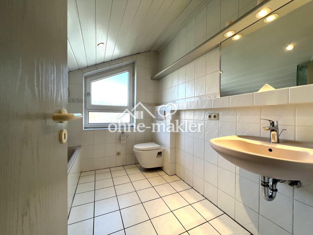 Großzügige 4-Zimmer-Dachgeschoss-Maisonette mit Süd-Balkon und Fernblick - Photo 4