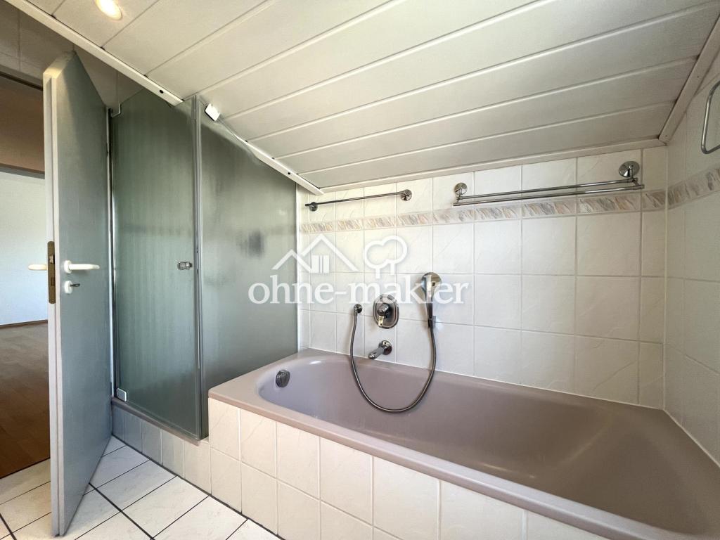 Großzügige 4-Zimmer-Dachgeschoss-Maisonette mit Süd-Balkon und Fernblick - Photo 5