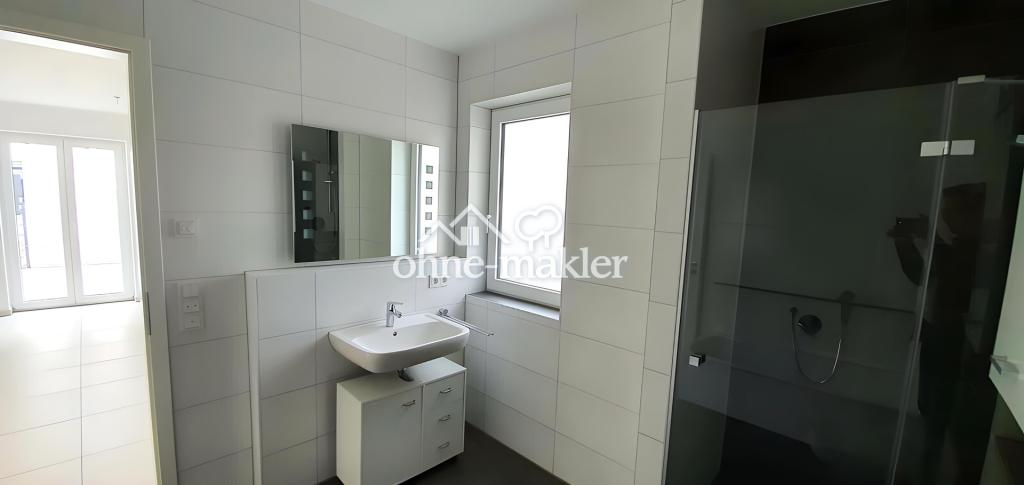 Neuwertige, bezugsfreie 3,5 Zimmer Gartenwohnung in Altmühldorf mit Inntalblick! - Photo 4
