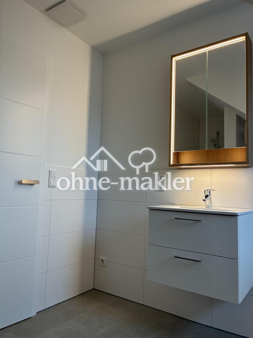 Erstbezug – Moderne Dachgeschosswohnung im KfW-40-Standard - Photo 2