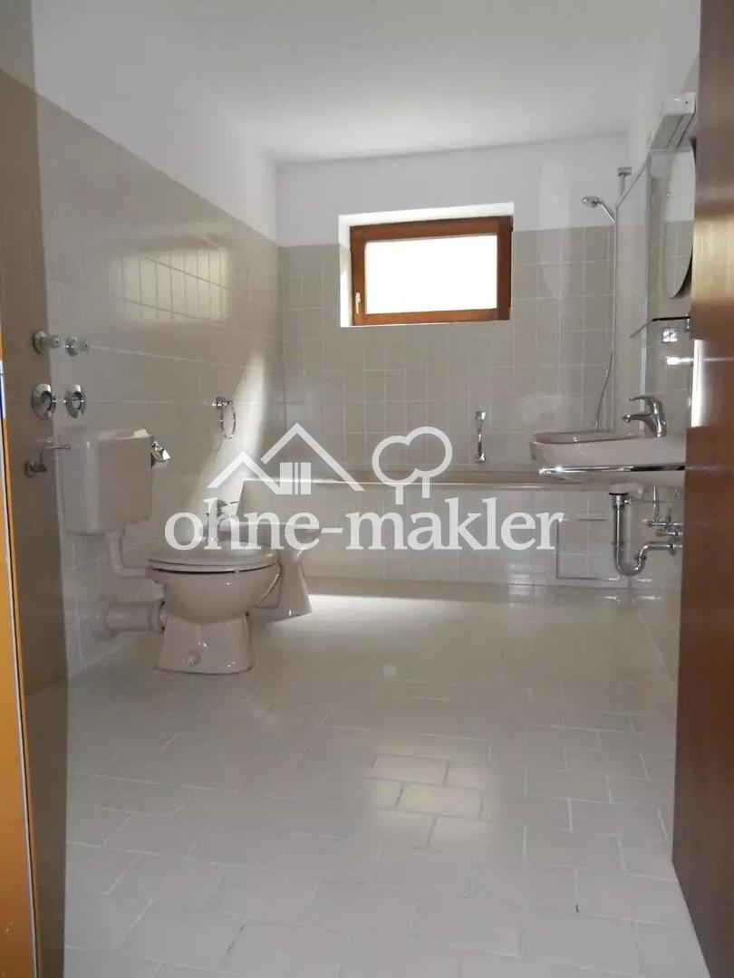 2-Zimmer-Wohnung Einbauküche Kellerraum Terrasse Kr. Passau - Foto 4