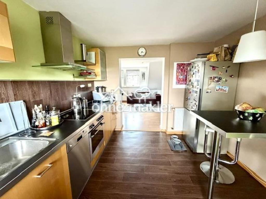 Helle Dachgeschosswohnung mit Loggia und Einbauküche - Photo 4