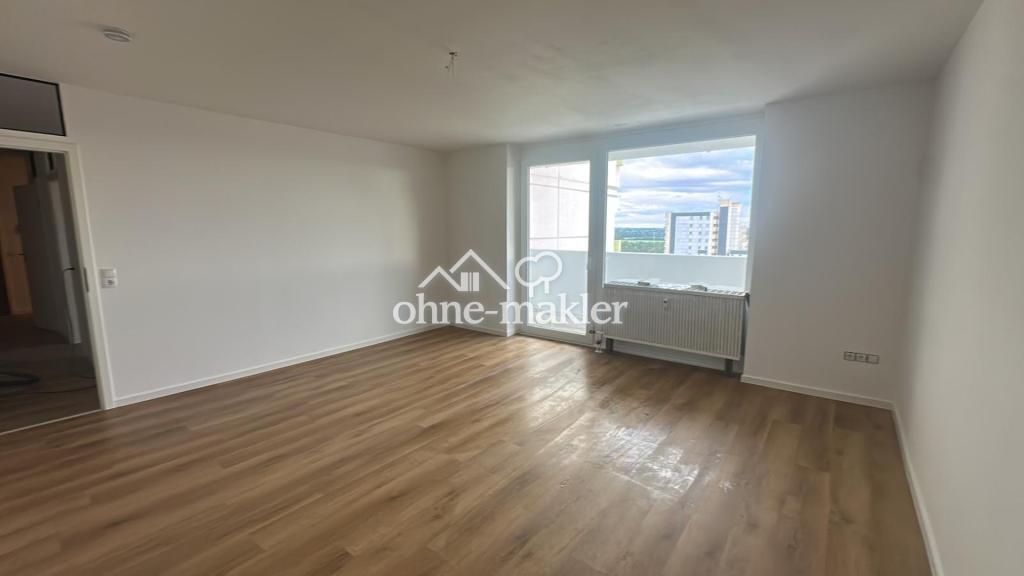 Frisch renovierte 2-Zi-Whg mit EBK & TG | individuell teilmöbliert - Photo 1