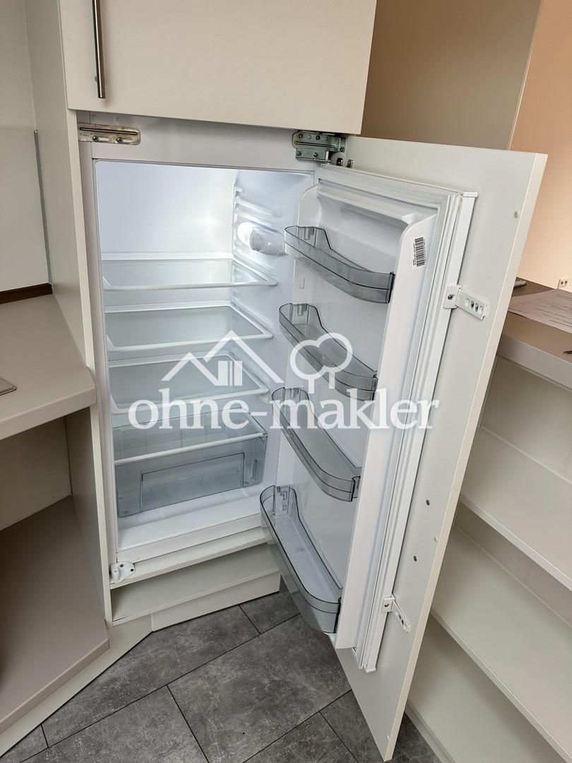 Helle 2-Zimmer-Dachgeschosswohnung mit Einbauküche in zentraler Lage - Photo 4