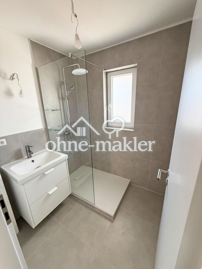 Frisch komplettsanierte 4-Zimmer-Wohnung mit Einbauküche & Balkon in Stuttgart-Bad Cannstatt - Photo 5