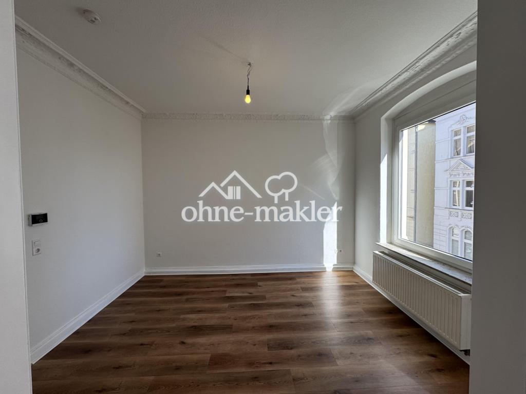 Rarität im Altbau mit Balkon - Photo 3