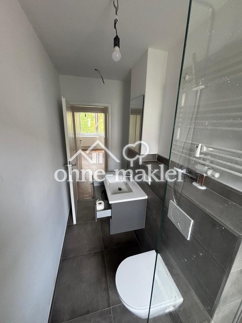 Helle, modernisierte 2-Zimmer-Wohnung mit Balkon und Einbauküche - Foto 2