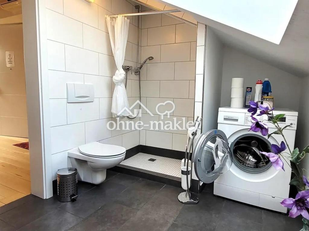 Großzügige 3-Zimmer DG-Wohnung mit Klimaanlage & moderner Ausstattung - Photo 4
