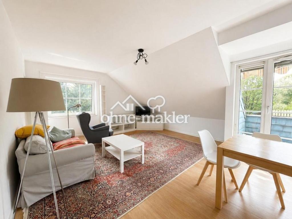 Helle 2-Zimmer-Dachgeschosswohnung mit Balkon und Einzelgarage in ruhiger Lage von Hamburg-Bramfeld - Photo 1
