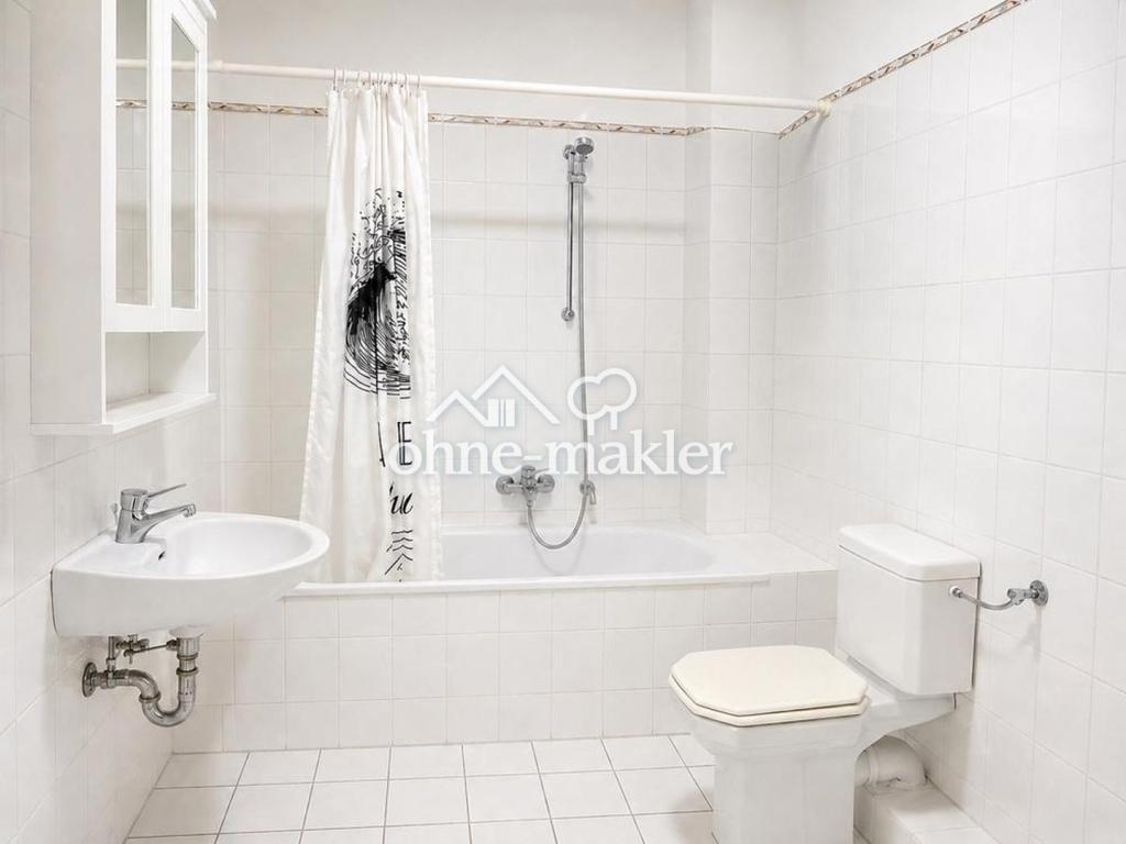 Helle 2-Zimmer-Dachgeschosswohnung mit Balkon und Einzelgarage in ruhiger Lage von Hamburg-Bramfeld - Photo 4