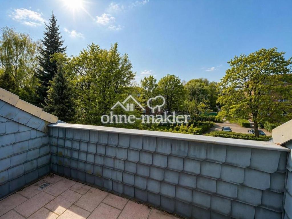 Helle 2-Zimmer-Dachgeschosswohnung mit Balkon und Einzelgarage in ruhiger Lage von Hamburg-Bramfeld - Photo 5