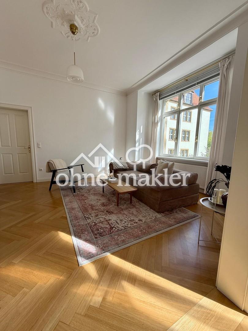 Lichtdurchflutete 4-Zimmer-Altbauwohnung mit Balkon & Garten - Photo 1
