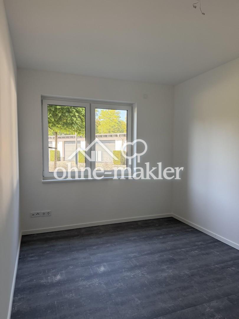 Moderne 4-Zimmer-EG-Wohnung mit überdachter Terrasse, Aufzug & Wärmepumpe - Photo 2