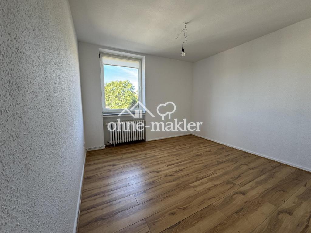 2 Zimmer mit Loggia, frei ab sofort - Photo 1