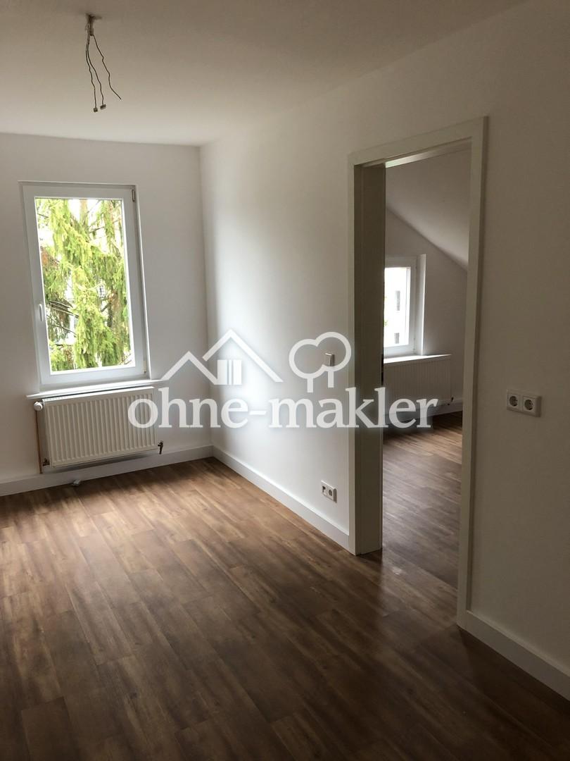 Hochwertig sanierte Altbau-Wohnung mit Einbauküche und Tageslichtbad - Photo 1