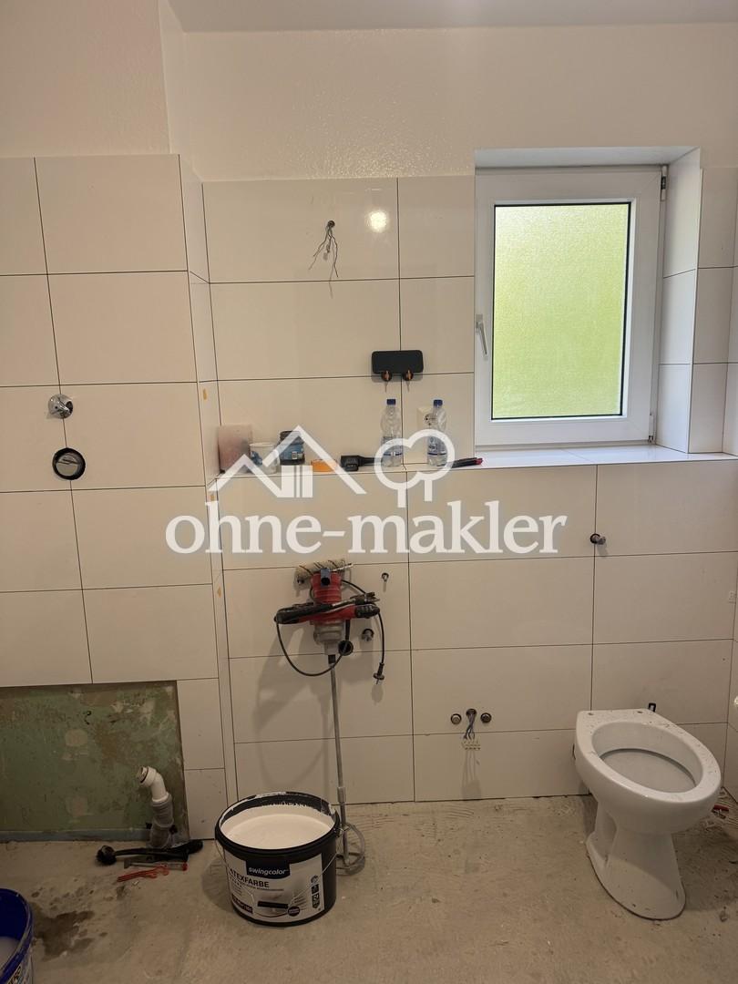 ***1.OG, Kernsaniertes Bad m. Fenster, Süd-Westbalkon m. viel Sonne, im Grünen gelegen*** - Photo 5