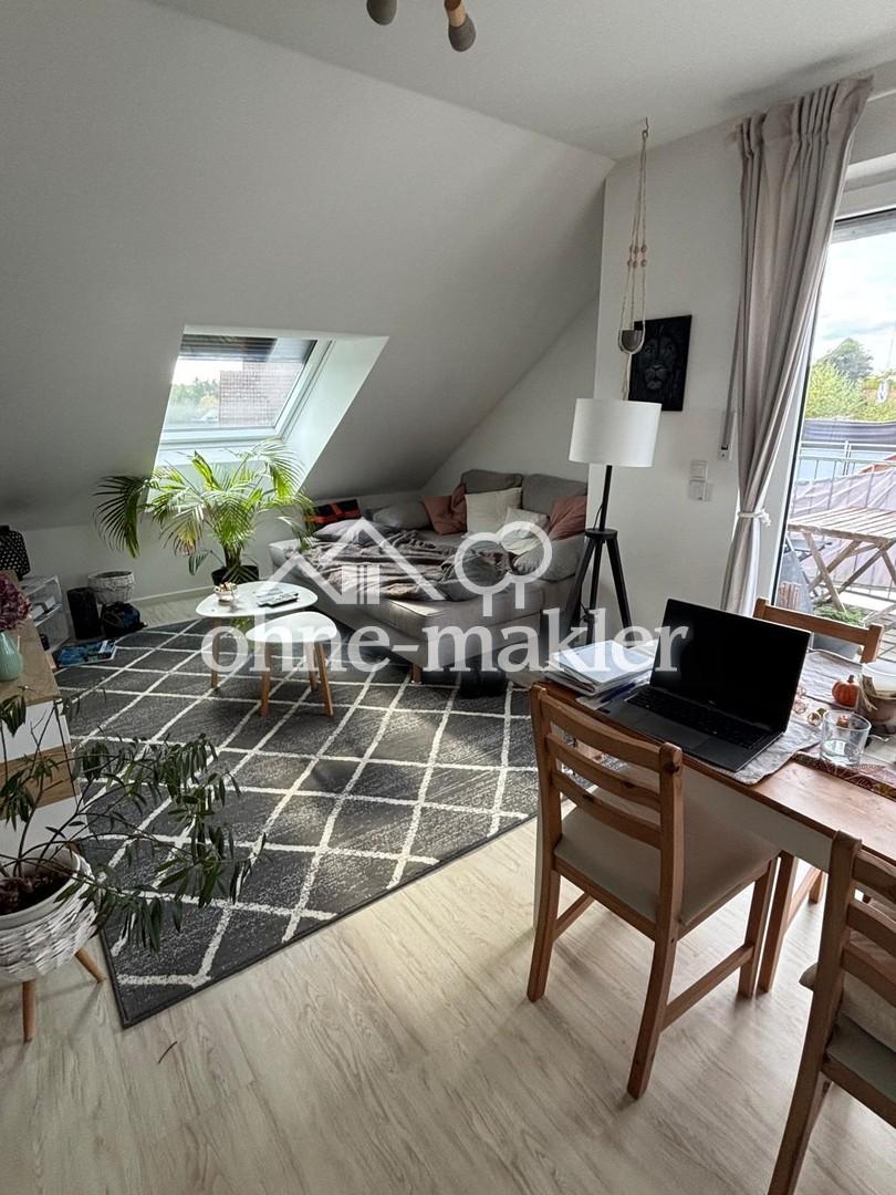 2,5 Zimmer Dachgeschoss-Wohnung mit Balkon - Foto 1