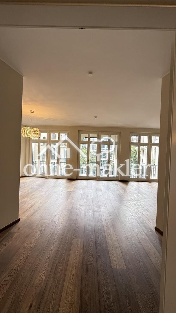 FELINI - Luxus – exklusive 4-Zi Wohnung, Garderobe, Kamin, Balkon, EBK, TG Stellplatz - Photo 4