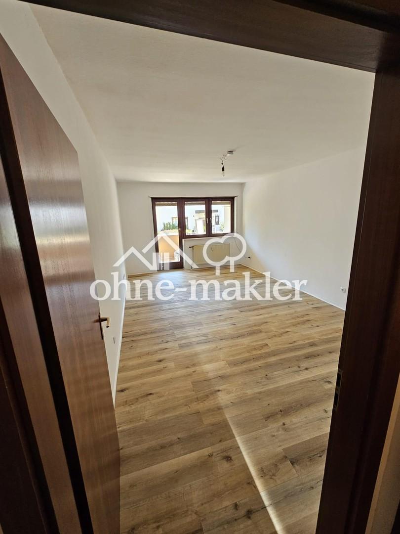 Helle 1-Zimmer-Erdgeschosswohnung mit Balkon, Einbaupotenzial & Abstellraum – Dornheimer Ring 81 - Photo 1