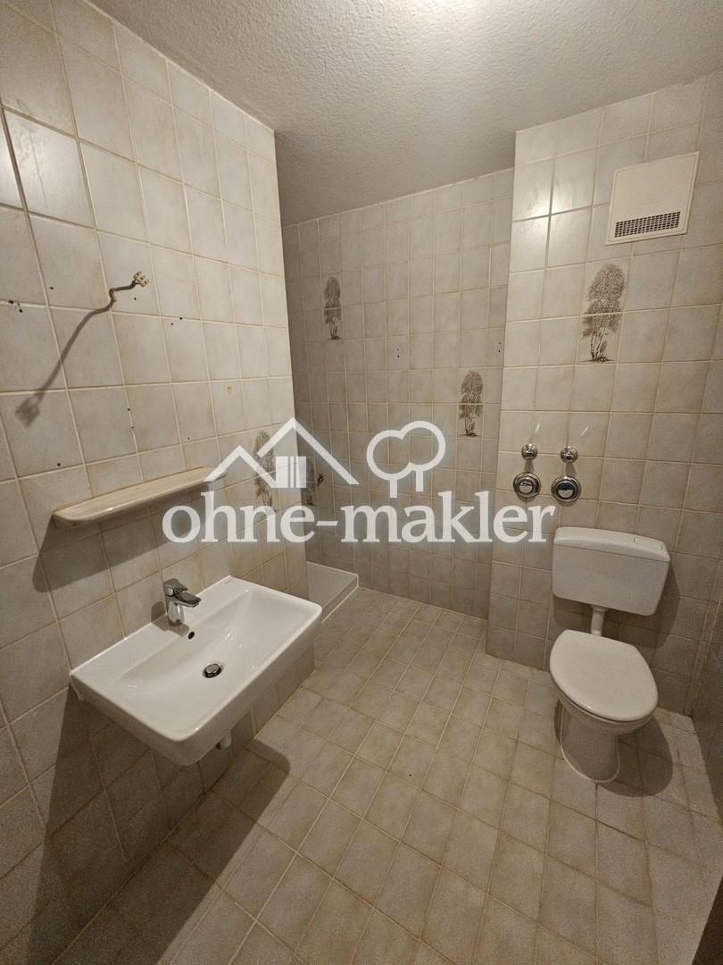 Helle 1-Zimmer-Erdgeschosswohnung mit Balkon, Einbaupotenzial & Abstellraum – Dornheimer Ring 81 - Photo 3
