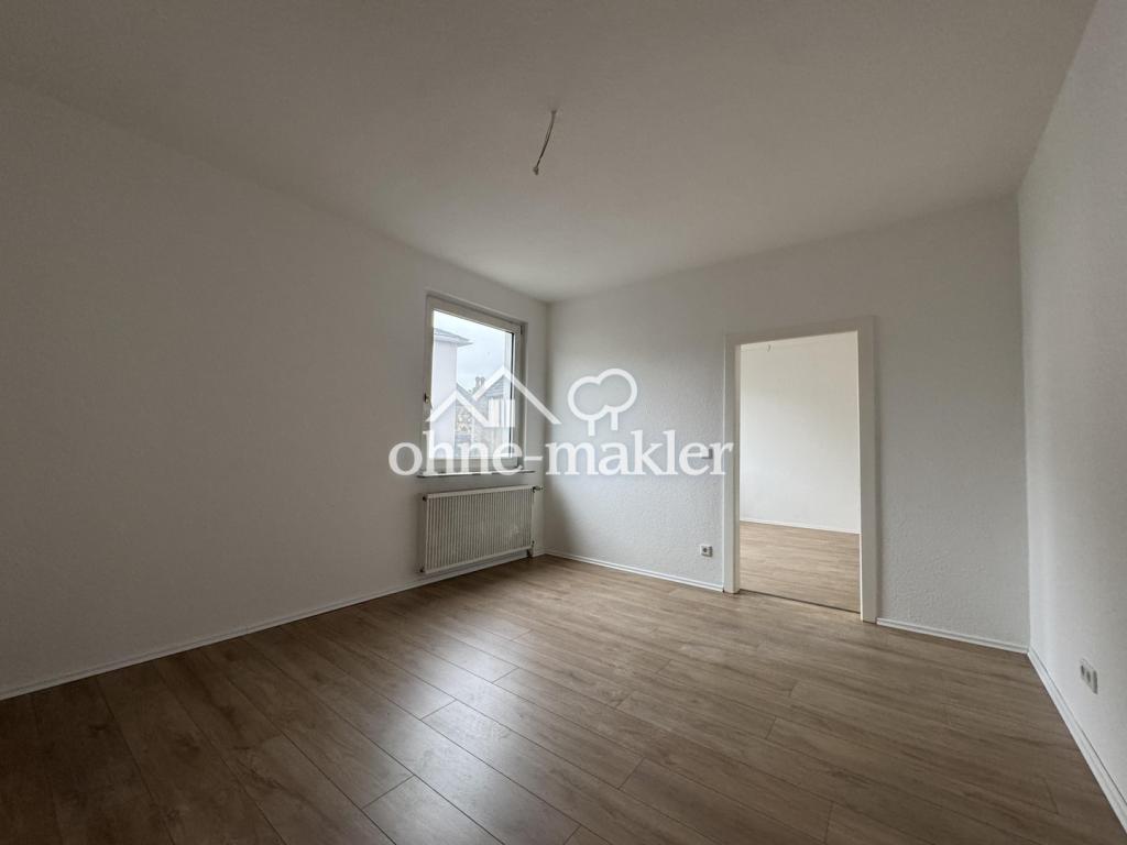 Frisch renovierte 3-Zimmer-Wohnung mit Balkon, frei ab sofort - Photo 1