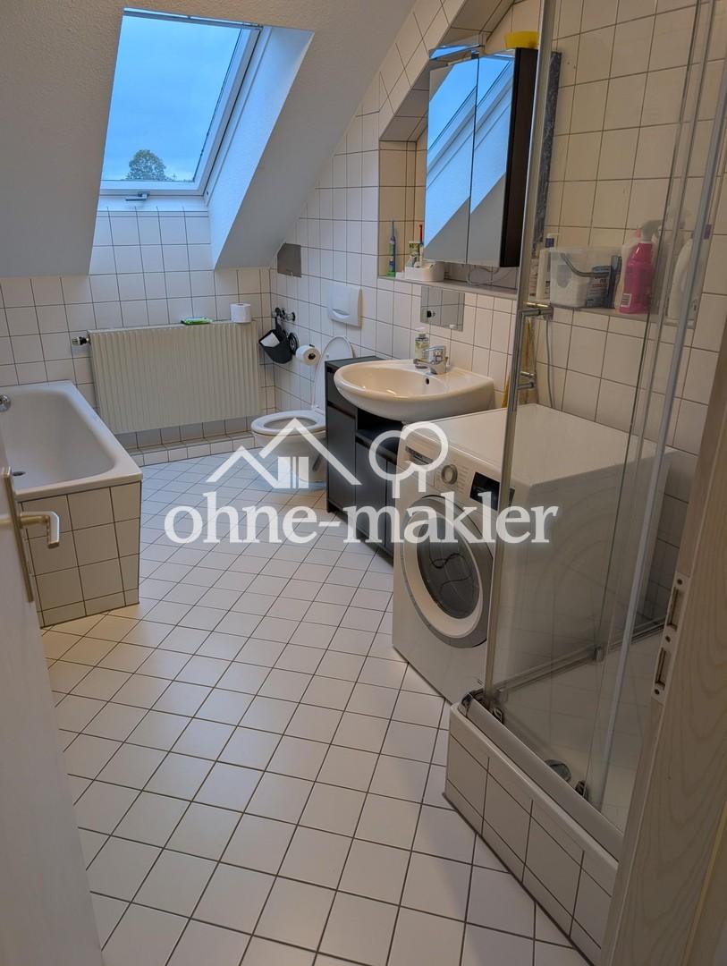 Helle 3-Zimmer-Dachgeschosswohnung mit Südwest-Terrasse, Einbauküche und Blick zur Boselspitze - Photo 4
