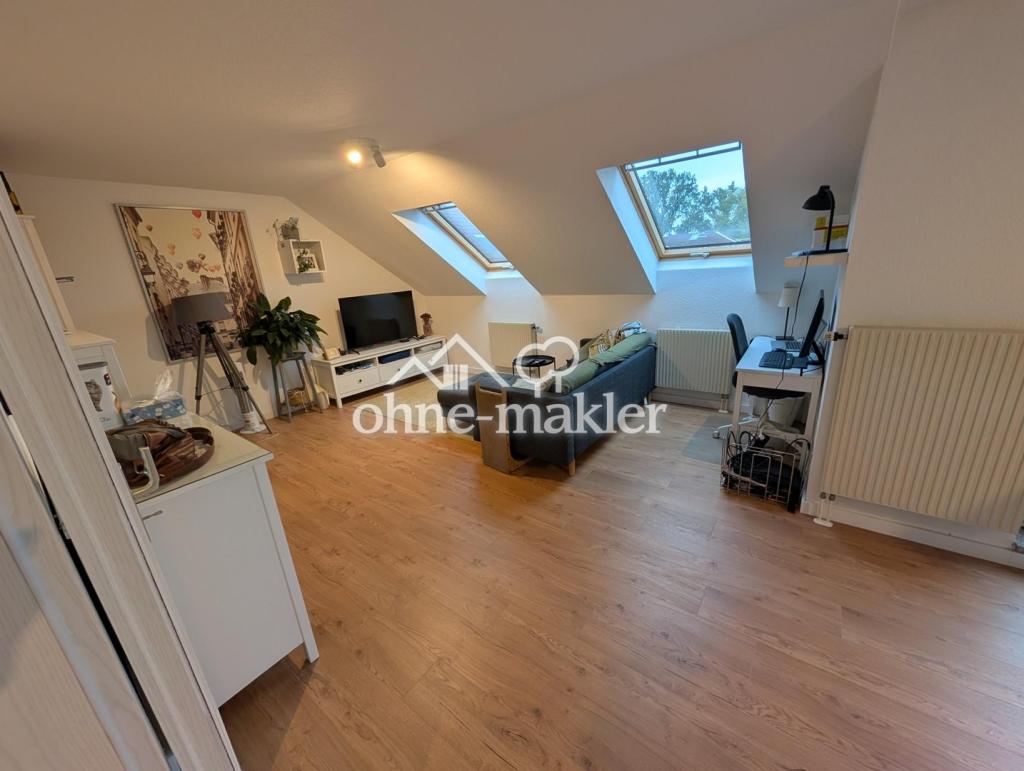 Helle 3-Zimmer-Dachgeschosswohnung mit Südwest-Terrasse, Einbauküche und Blick zur Boselspitze - Photo 1