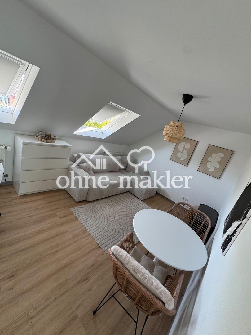 Helle, frisch sanierte 2 Zimmer-Dachgeschosswohnung in ruhiger Lage ideal für Single - Photo 1