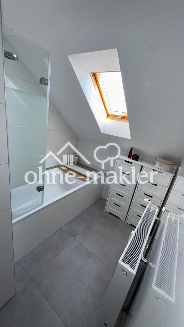 Helle, frisch sanierte 2 Zimmer-Dachgeschosswohnung in ruhiger Lage ideal für Single - Photo 5