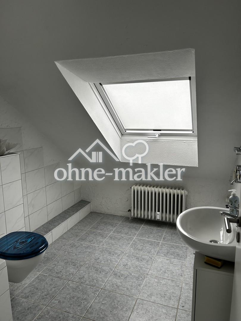 Helle 3- Zimmer Dachgeschosswohnung mit Balkon - Photo 3