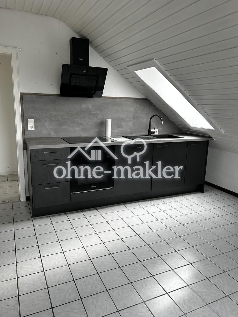 Helle 3- Zimmer Dachgeschosswohnung mit Balkon - Photo 2