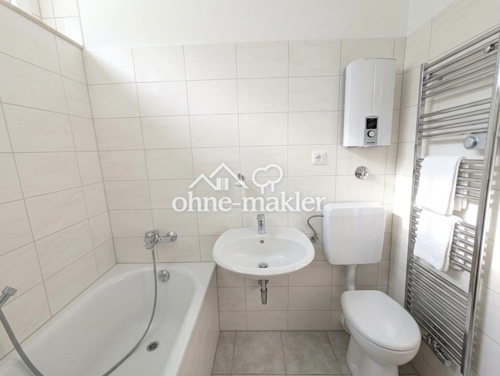 Erstbezug nach Komplettsanierung! Modernisierte 3-Zimmer-Erdgeschosswohnung mit Balkon & in Fischeln - Foto 2
