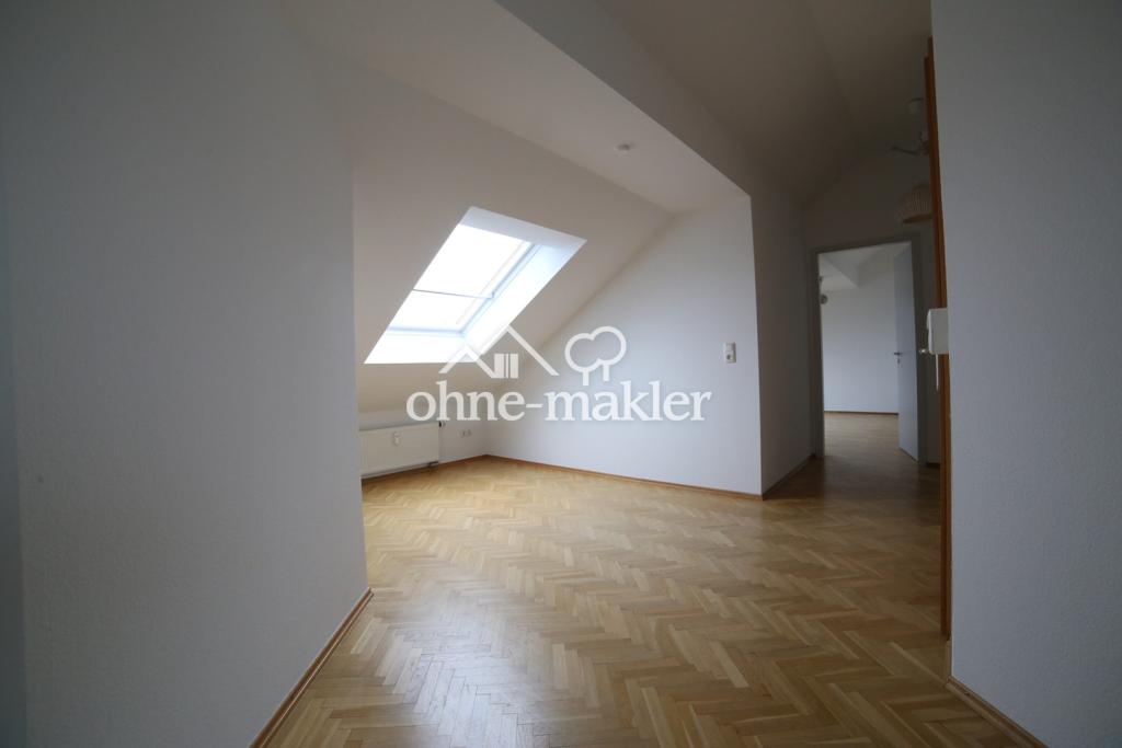Lichtdurchflutete helle 2,5 Zi DG Whg mit Wohnküche im Nordend-Ost - Photo 5