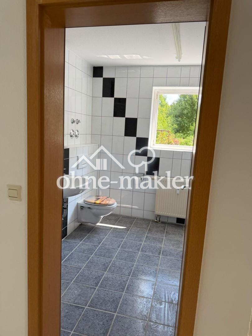 Helle 3-Zimmer-Wohnung mit Einbauküche & Stellplatz in Bad Herrenalb ab November 2026 - Photo 3