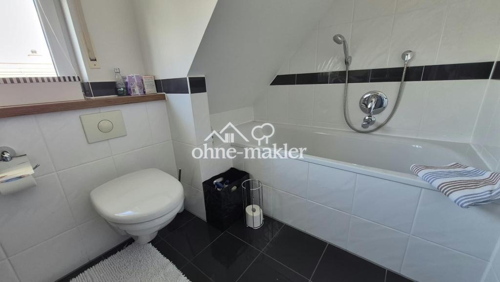 Gepflegte Dachgeschosswohnung mit Mainblick - Photo 5