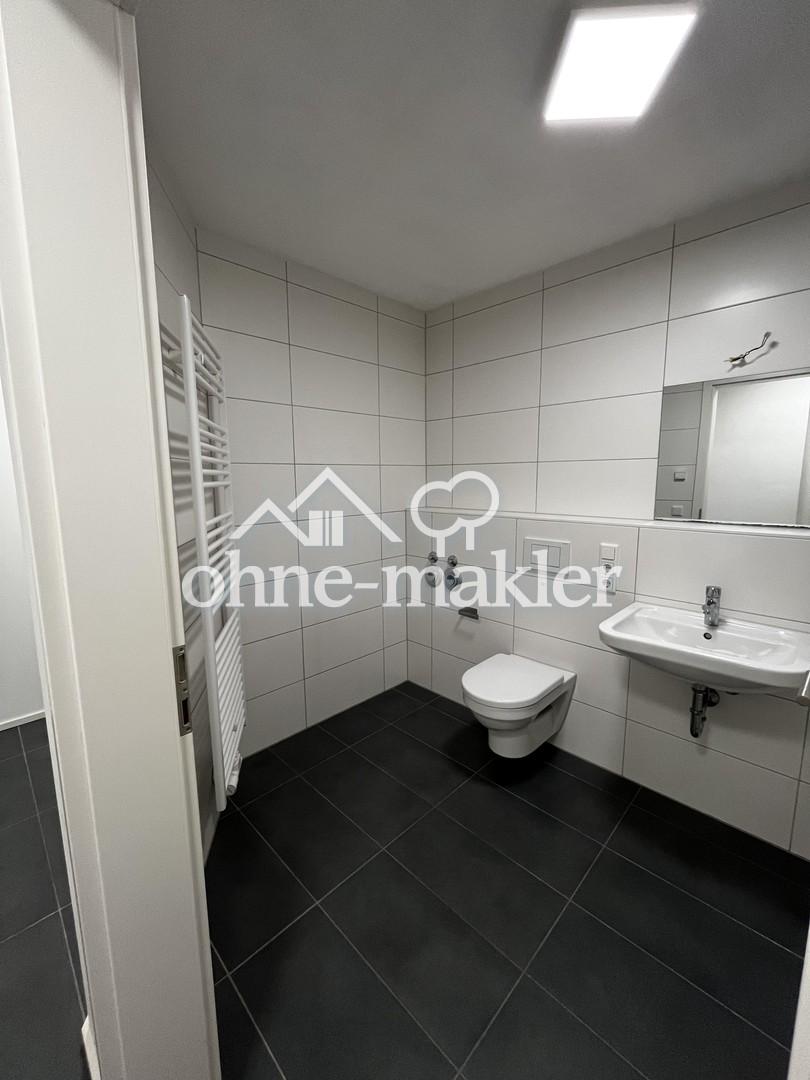 Helle 2-Zimmer-Wohnung mit Balkon, Einbauküche & Tiefgarage in Ingolstadt - Photo 3