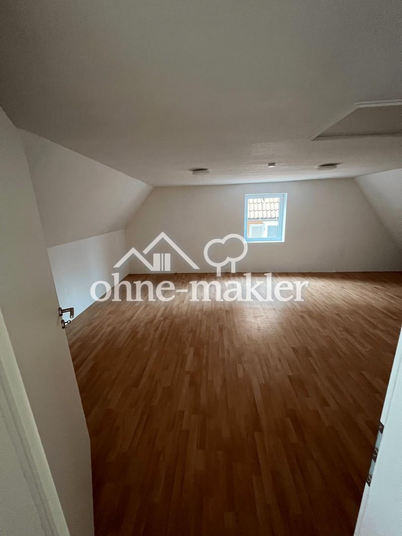 Helle 3-Zimmer-Wohnung mit Dachgeschosscharakter in Dornstetten - Photo 4